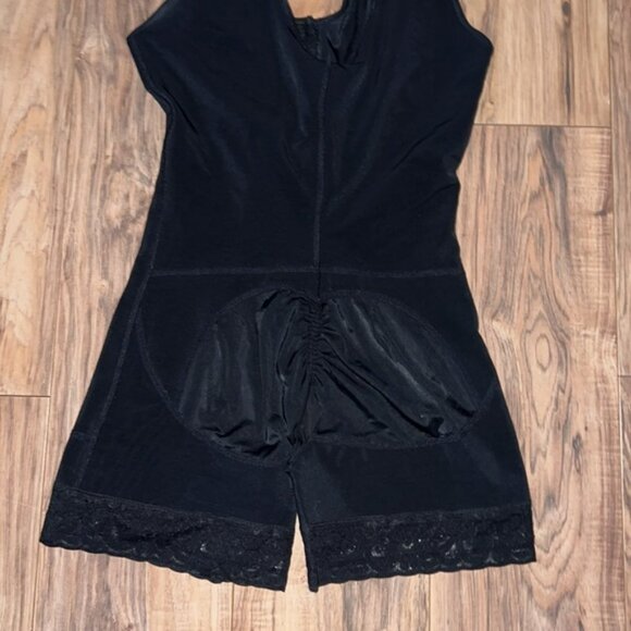 Full Body‎ Shaper - Picture 5 of 6